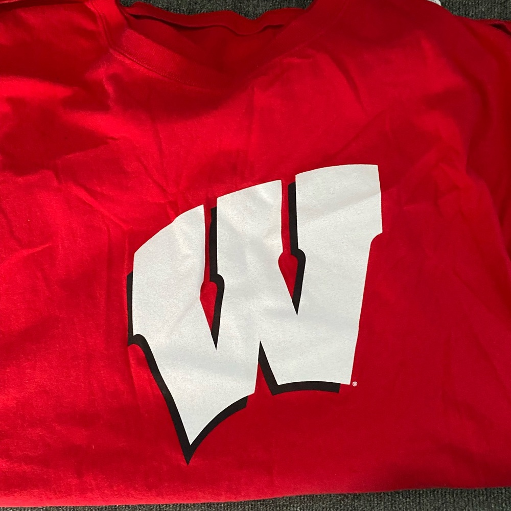 Wisconsin badger T-shirt 478